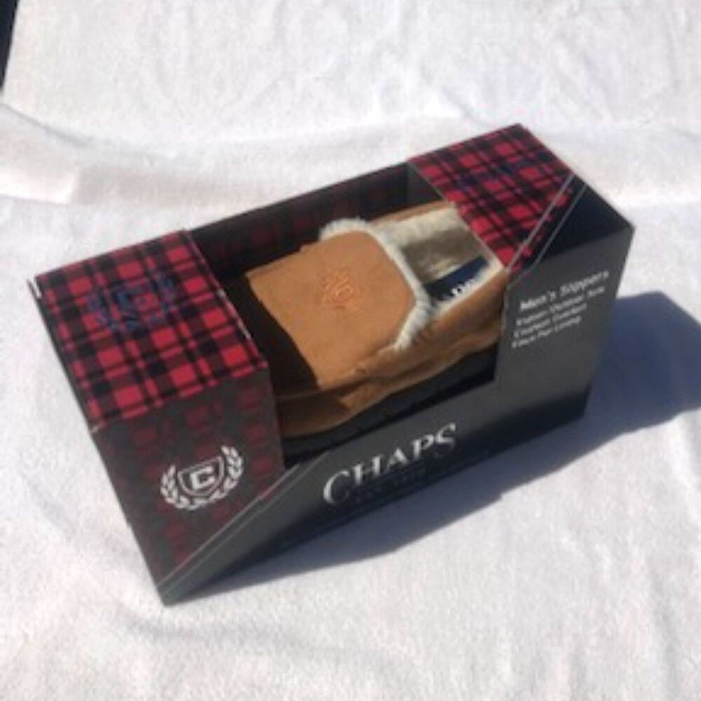 Size: 8 Indoor or Outdoor Slippers . Faux Fur Lining . Chaps